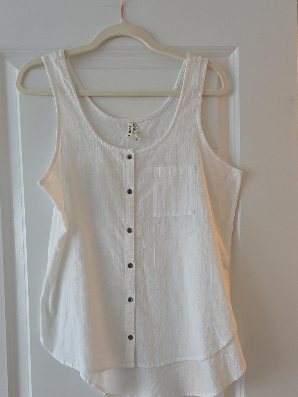 Womens White Button-Front Tank Top with Pocket
